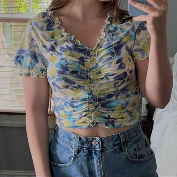 𝅺VINTAGE 90’s Ruched Cinched Top - Picture 2 of 5